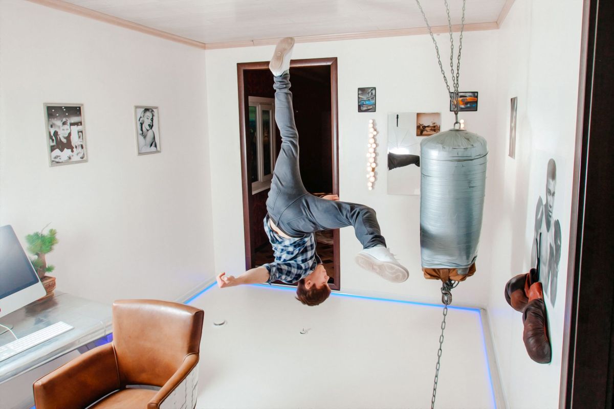 перевернутый город развлечения