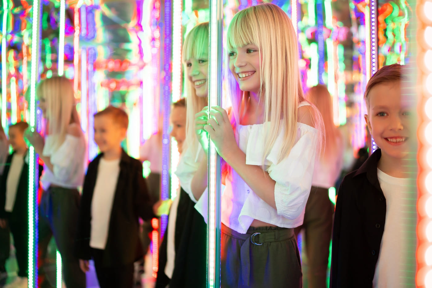 зеркальный лабиринт досуг