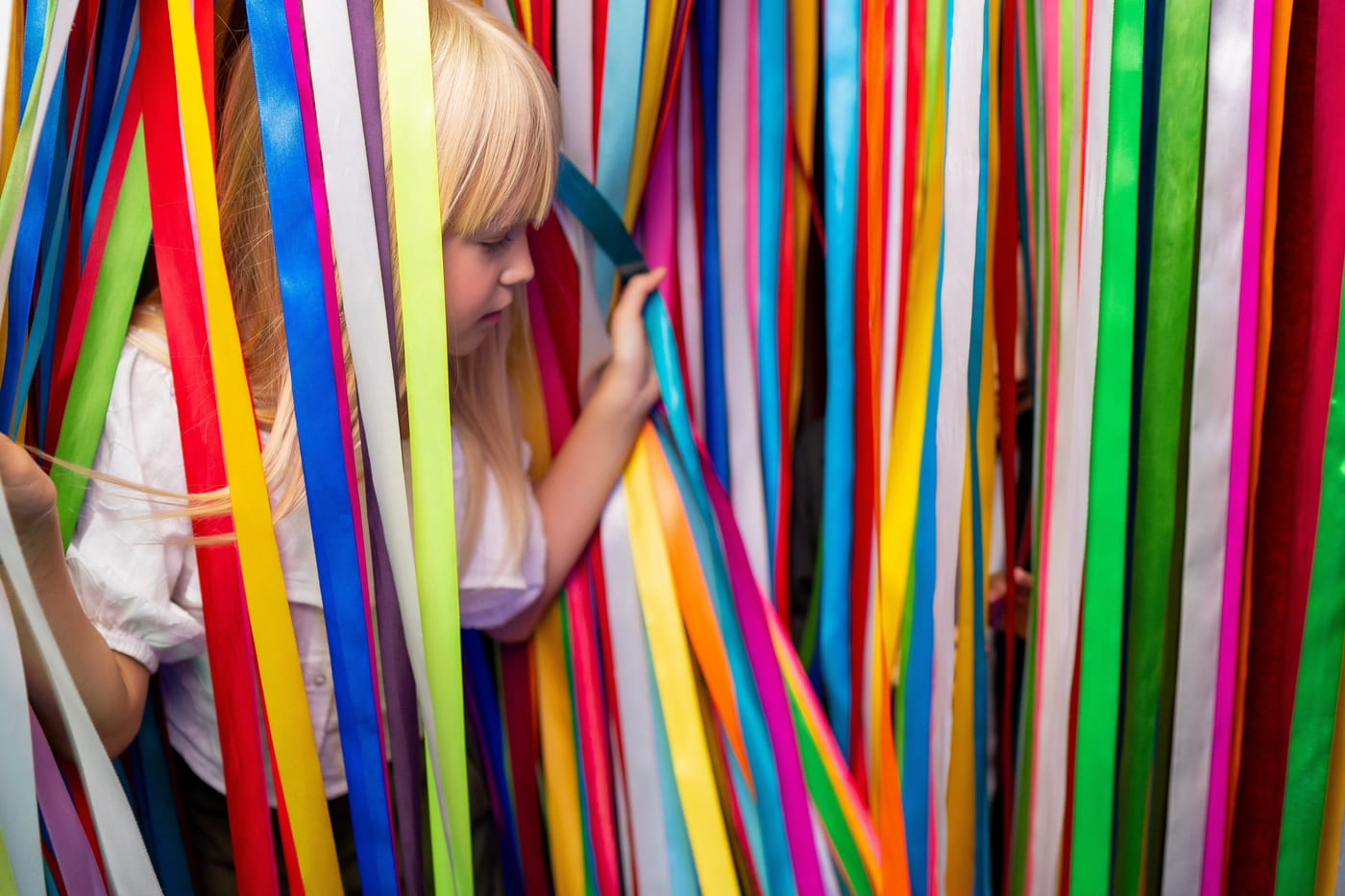 ленточный лабиринт аттракцион