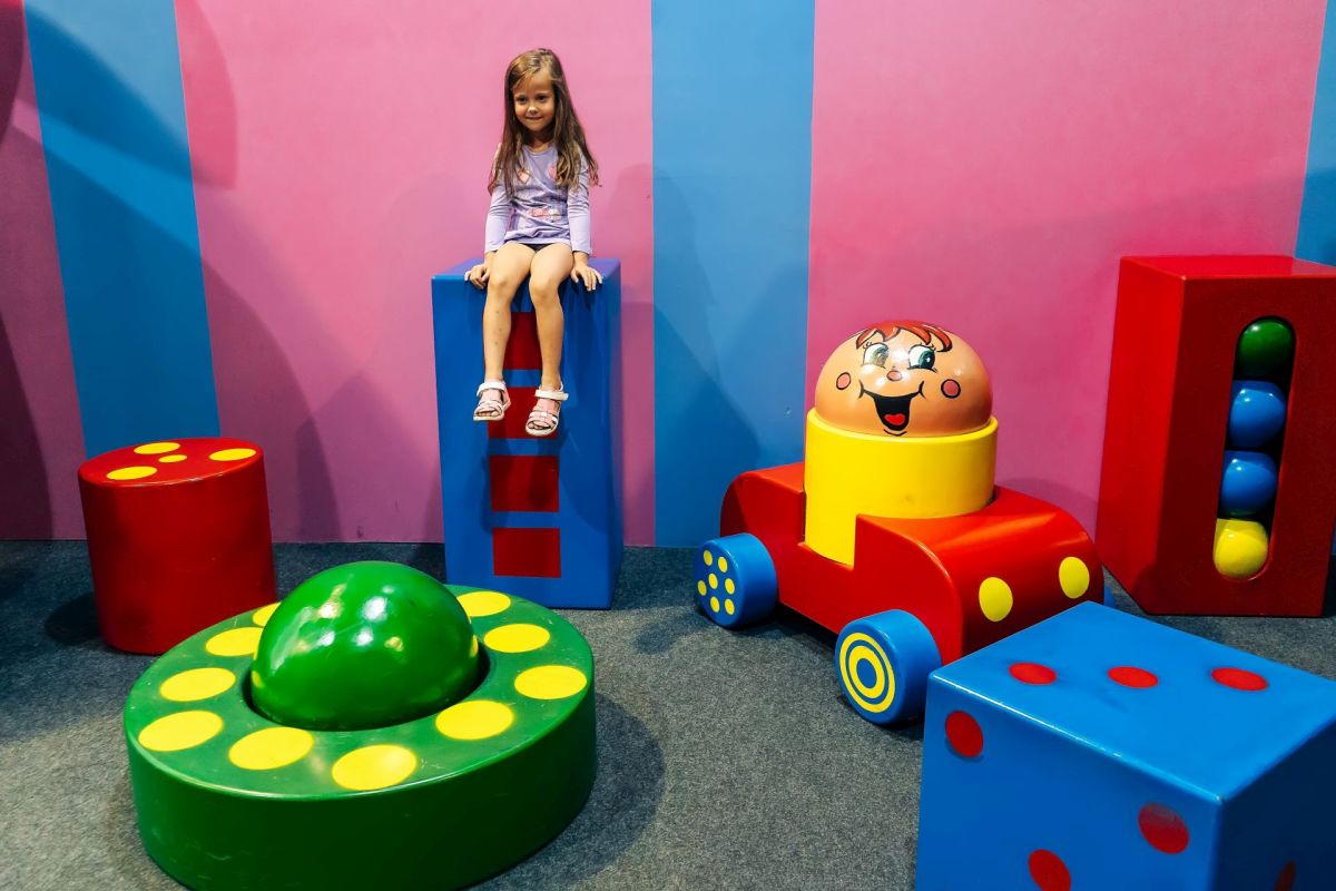 дом великана смех