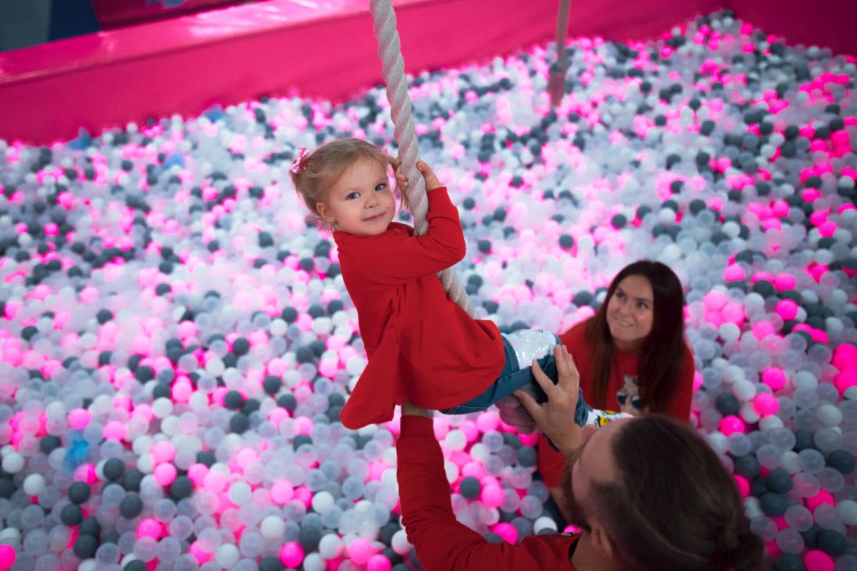 бассейн с мячиками отдых