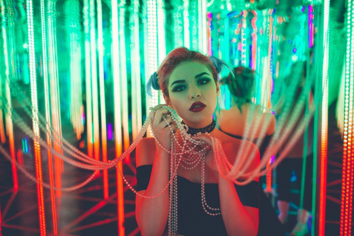 зеркальный лабиринт аттракцион